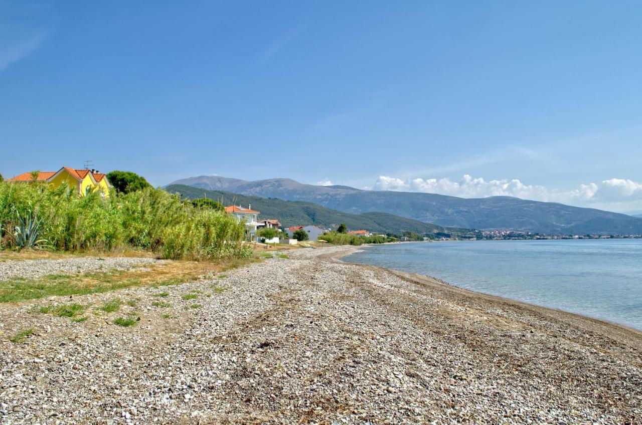 Epipleon Luxury Suites: Seaside Suite with Spacious Terrace Nafpaktos Exterior photo